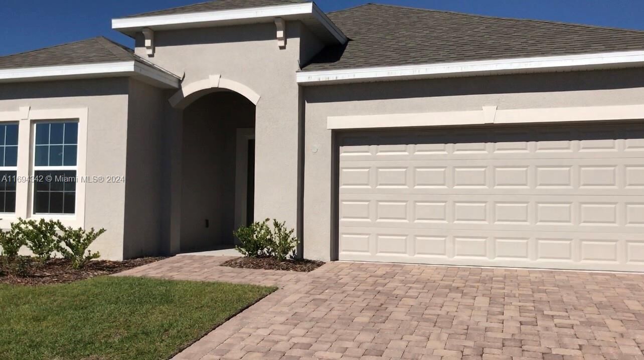 Property Photo: 2121 Preston Ln FL 34746