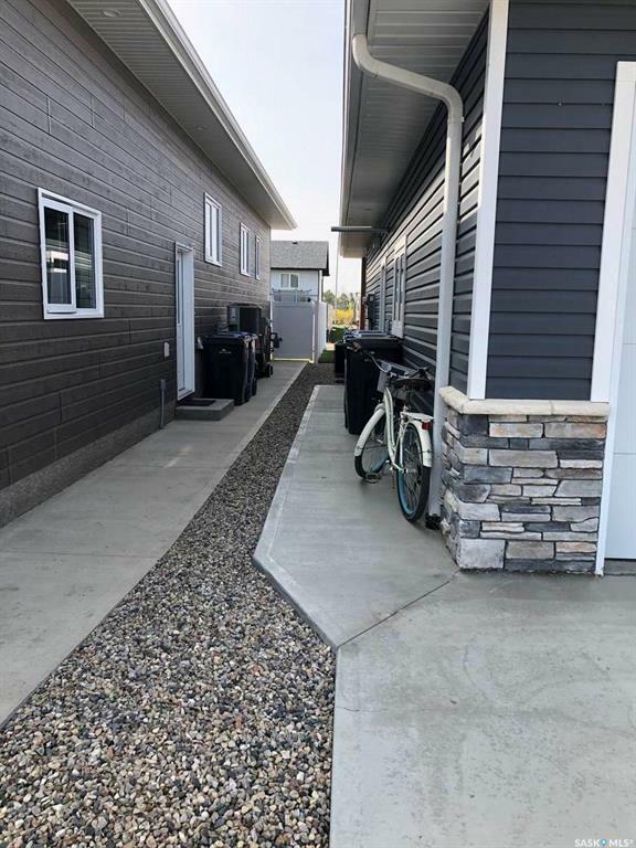 Property Photo: 9 Warren Street S SK S0C 2H0