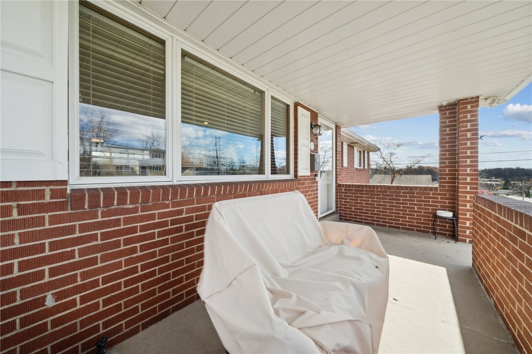 Property Photo:  471 Niagara Dr.  PA 15642 