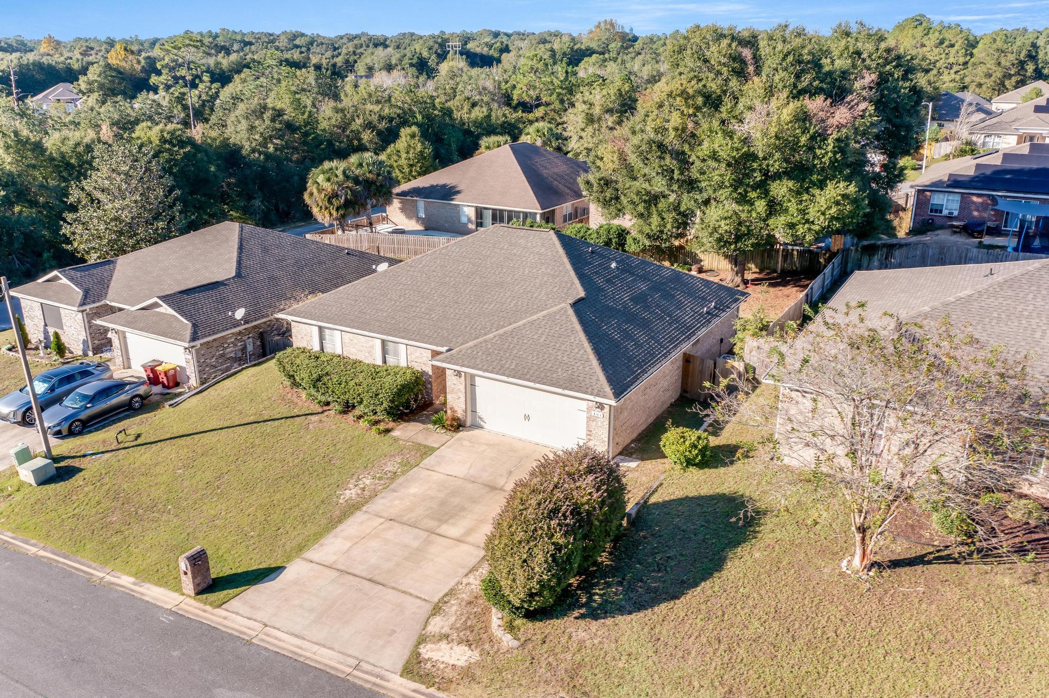 Property Photo: 304 Eleases Crossing FL 32539