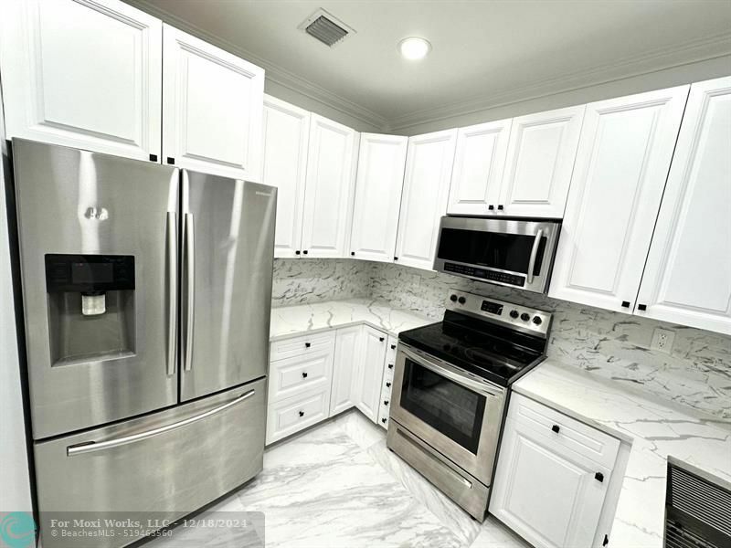 Property Photo:  721 NW 170th Ter 721  FL 33028 