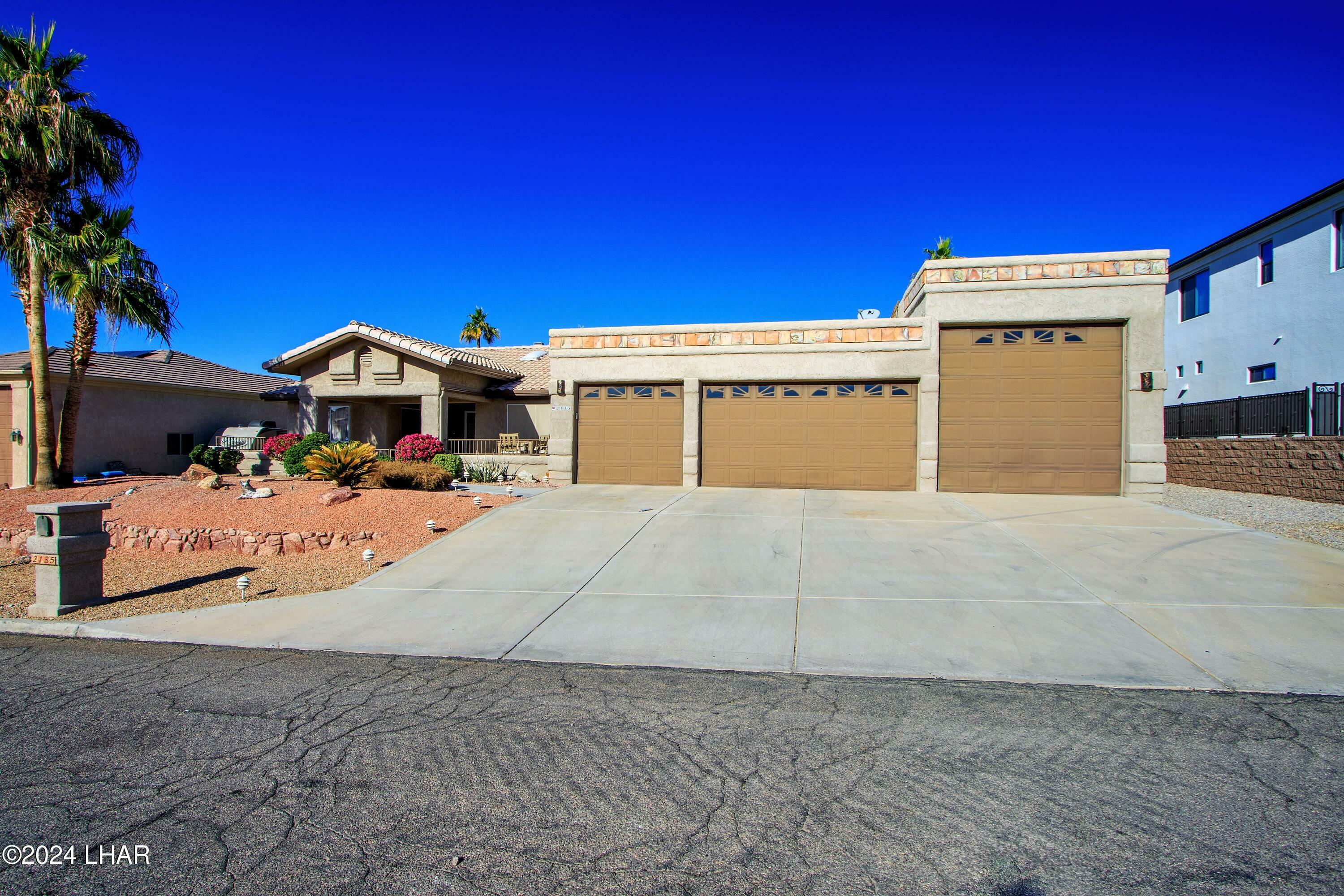 Property Photo:  2135 Eagle Dr  AZ 86406 