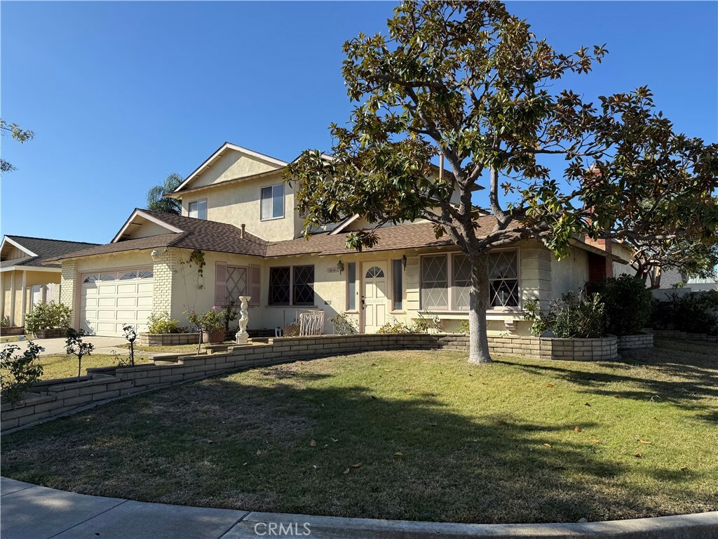 Property Photo:  15141 Victoria Lane  CA 92647 