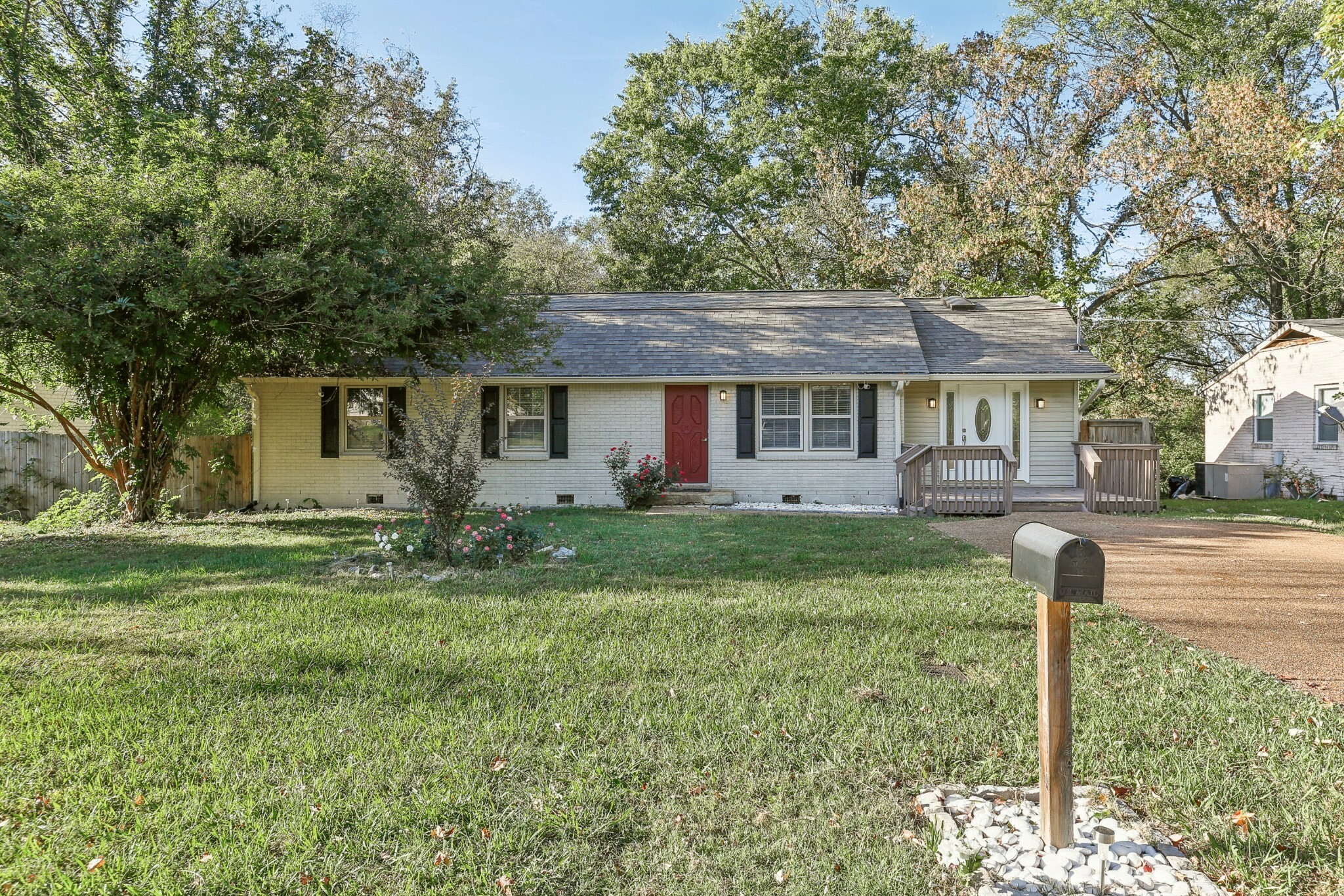 Property Photo:  352 Bart Dr  TN 37013 