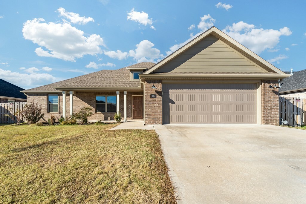 Property Photo:  16 E Loveland Loop  AR 72730 