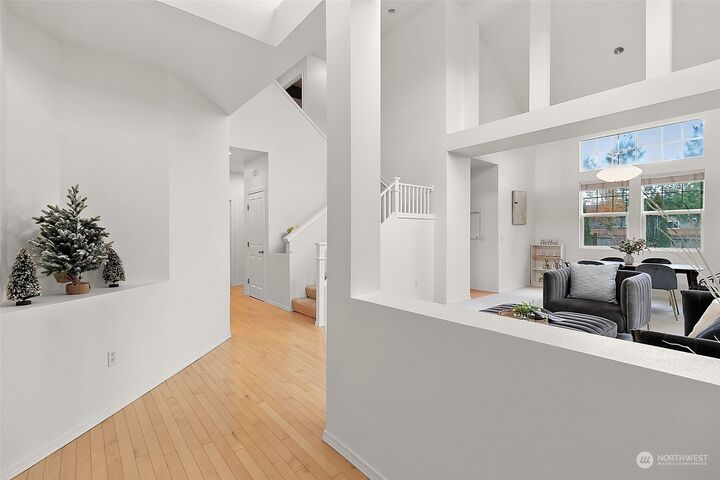 Property Photo: 1401 62nd Court SE WA 98092