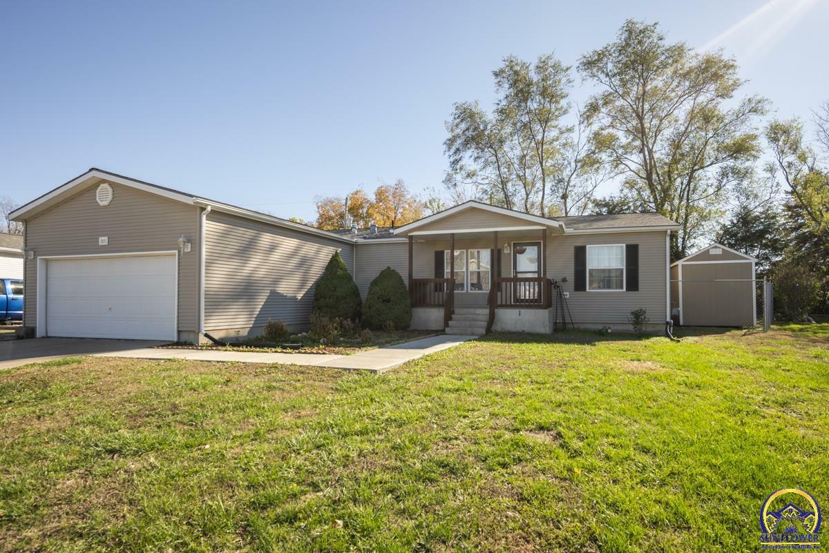 313 SE 44th Pkwy  Topeka KS 66609 photo