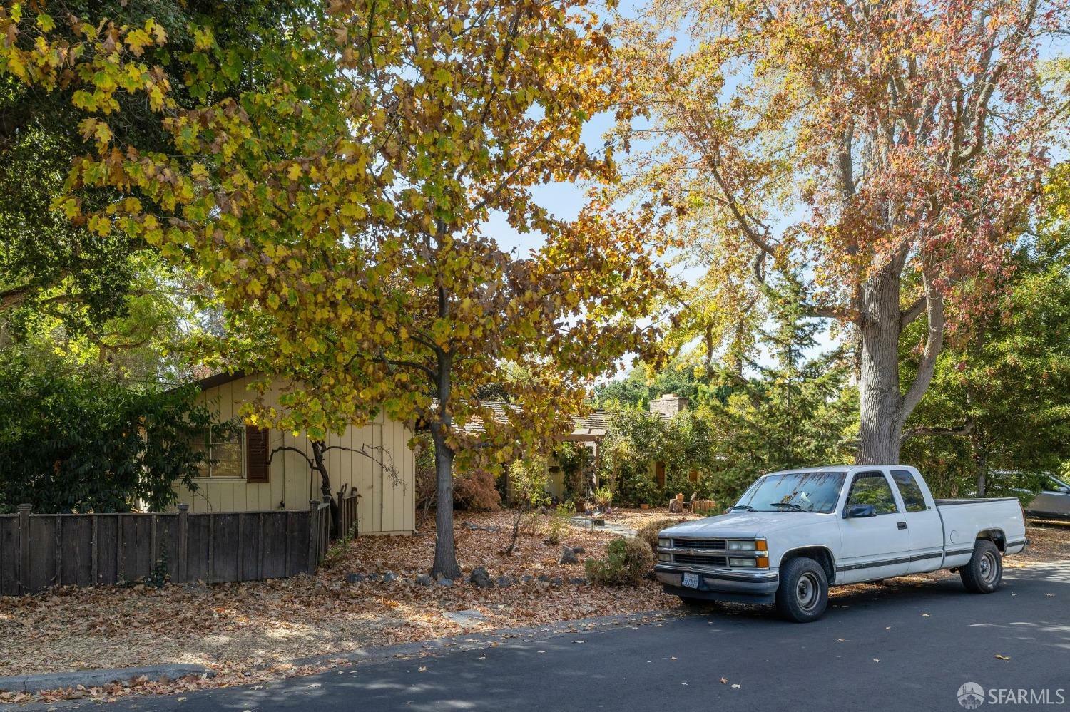 Property Photo:  521 Windsor Drive  CA 94025 