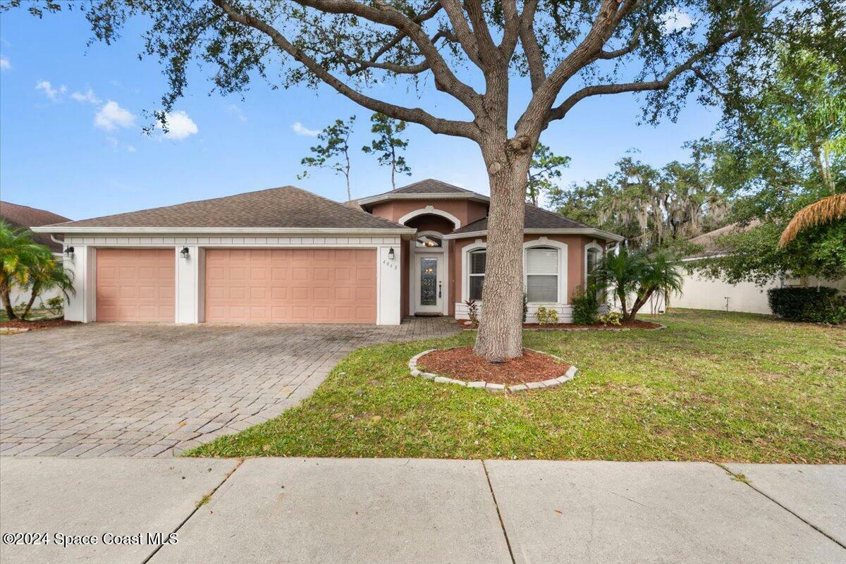 Property Photo:  4068 Rolling Hill Drive  FL 32796 