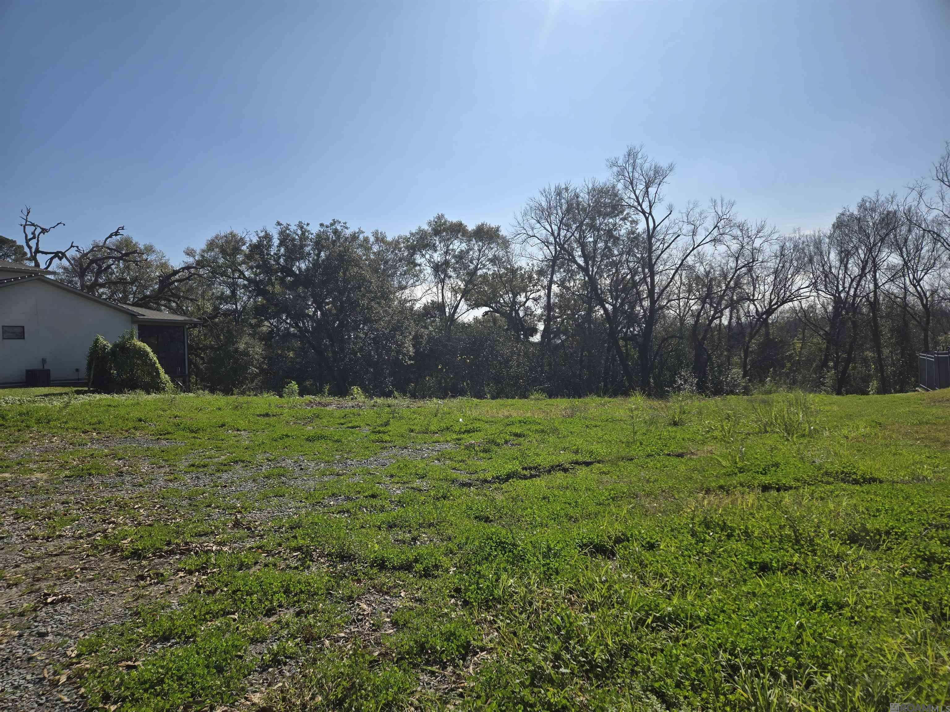Property Photo: 8008 Highland Rd LA 70808