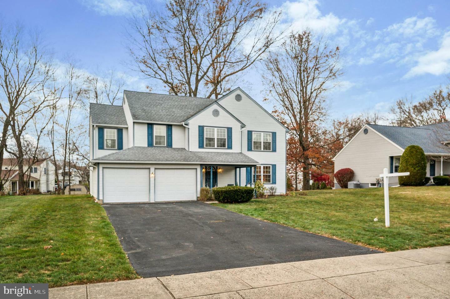 Property Photo:  106 Brantford Circle  PA 19044 