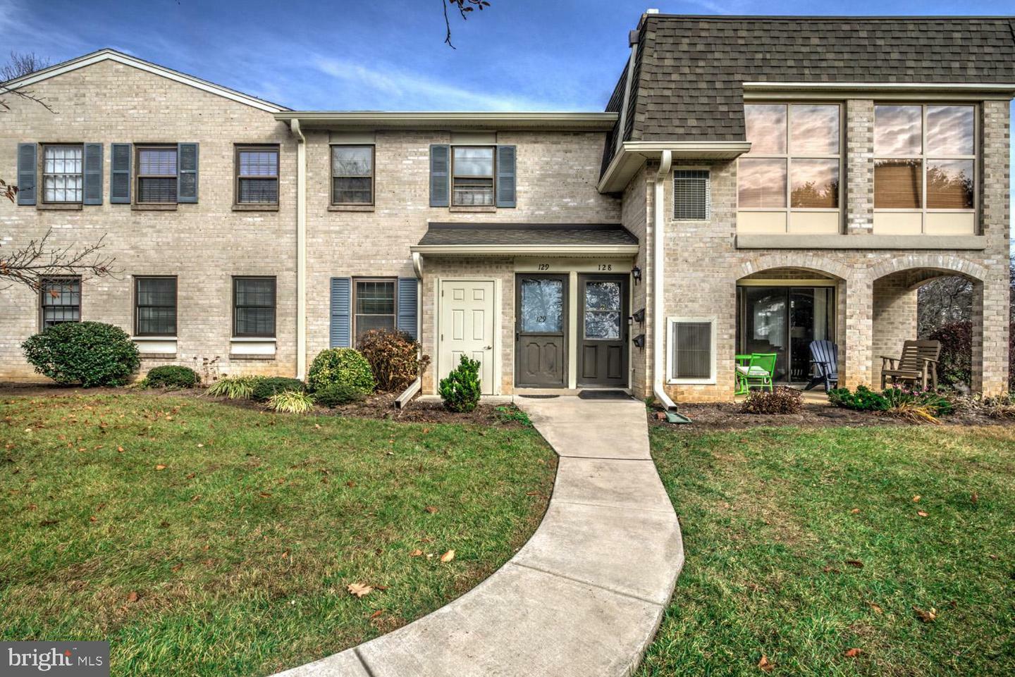 Property Photo:  129 Valleybrook Drive  PA 17601 