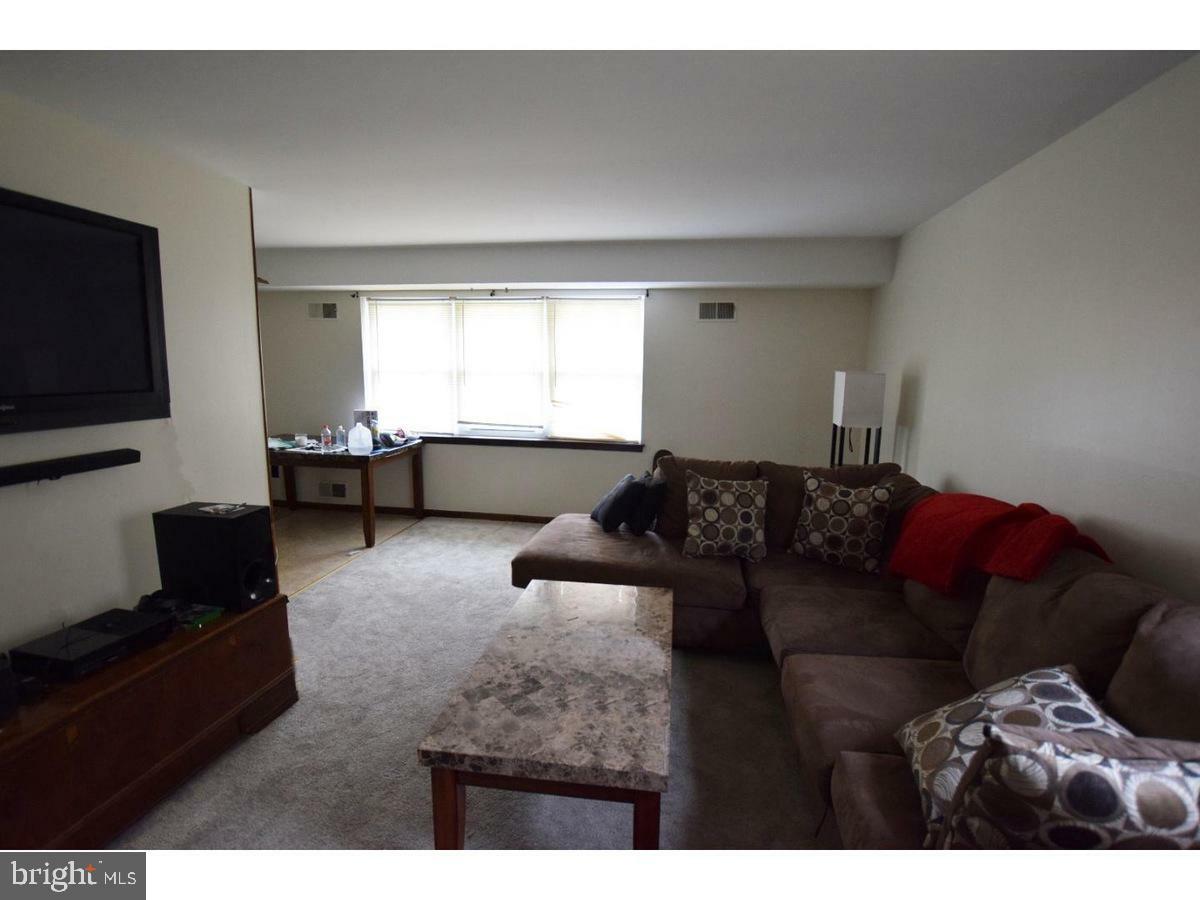 Property Photo:  629 Country Lane 2nd Fl  PA 19070 