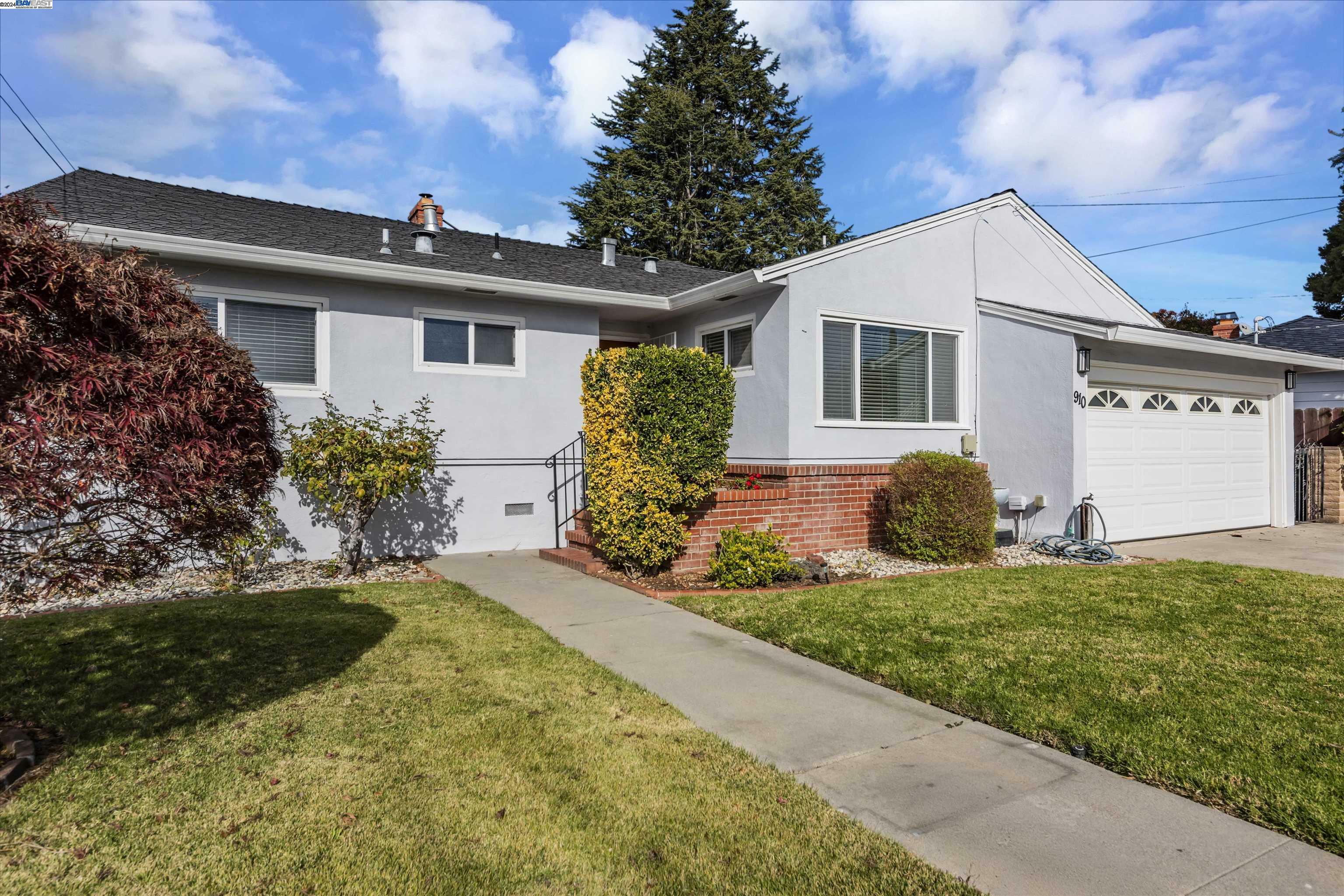 Property Photo:  910 Emerald Ave  CA 94577 