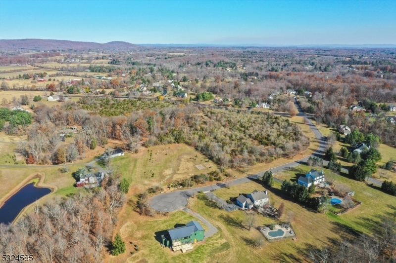 Property Photo:  7 Delameter Ct  NJ 08822 