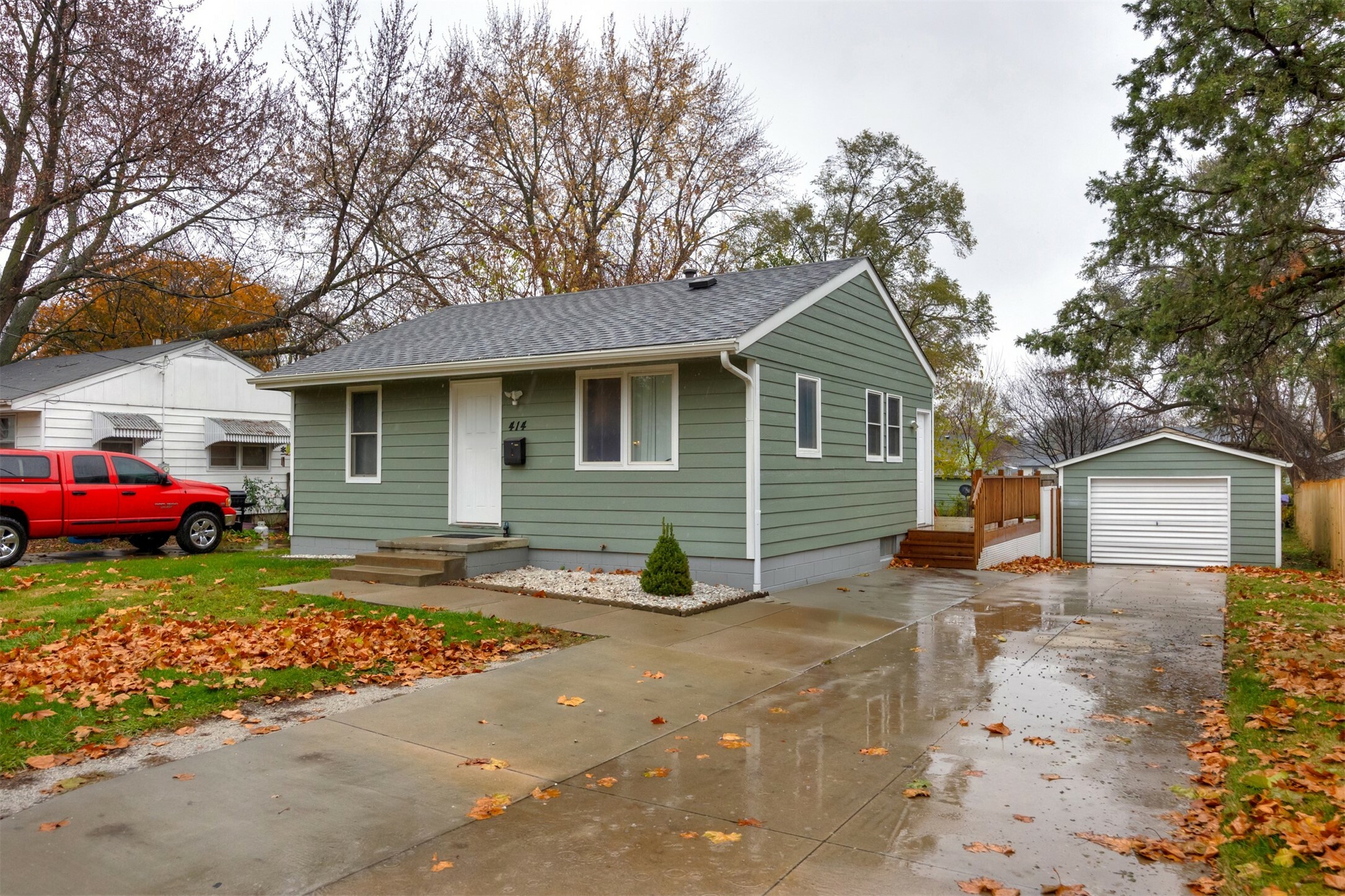 Property Photo:  414 Hartford Avenue  IA 50315 