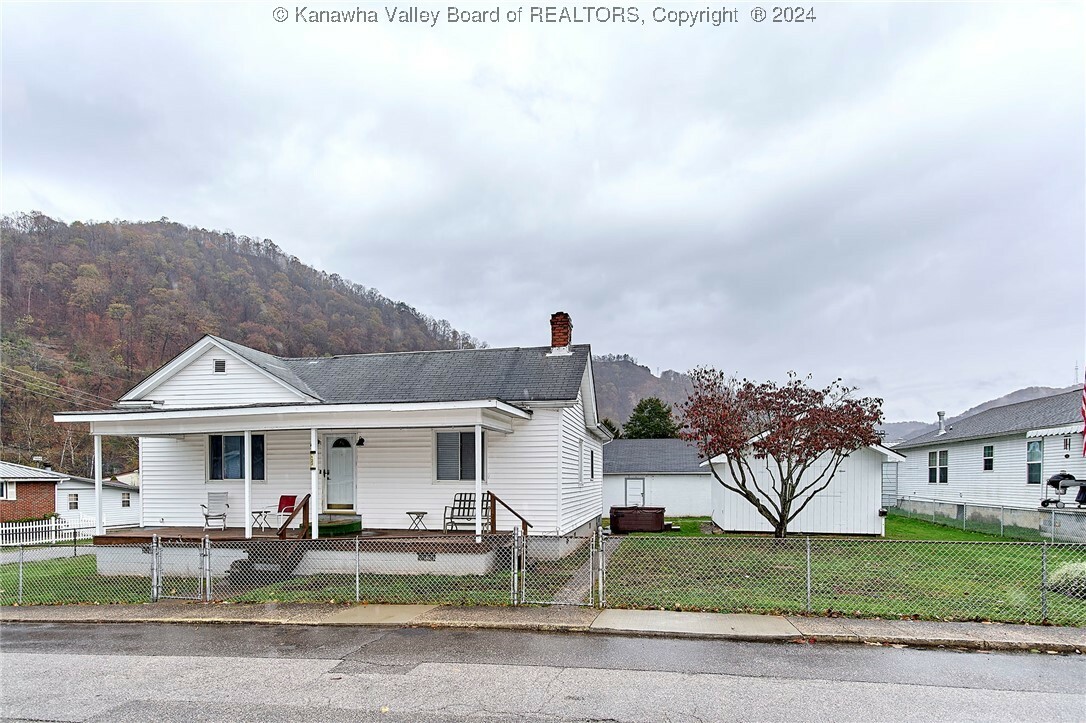 Property Photo:  123 Walnut Street  WV 25067 