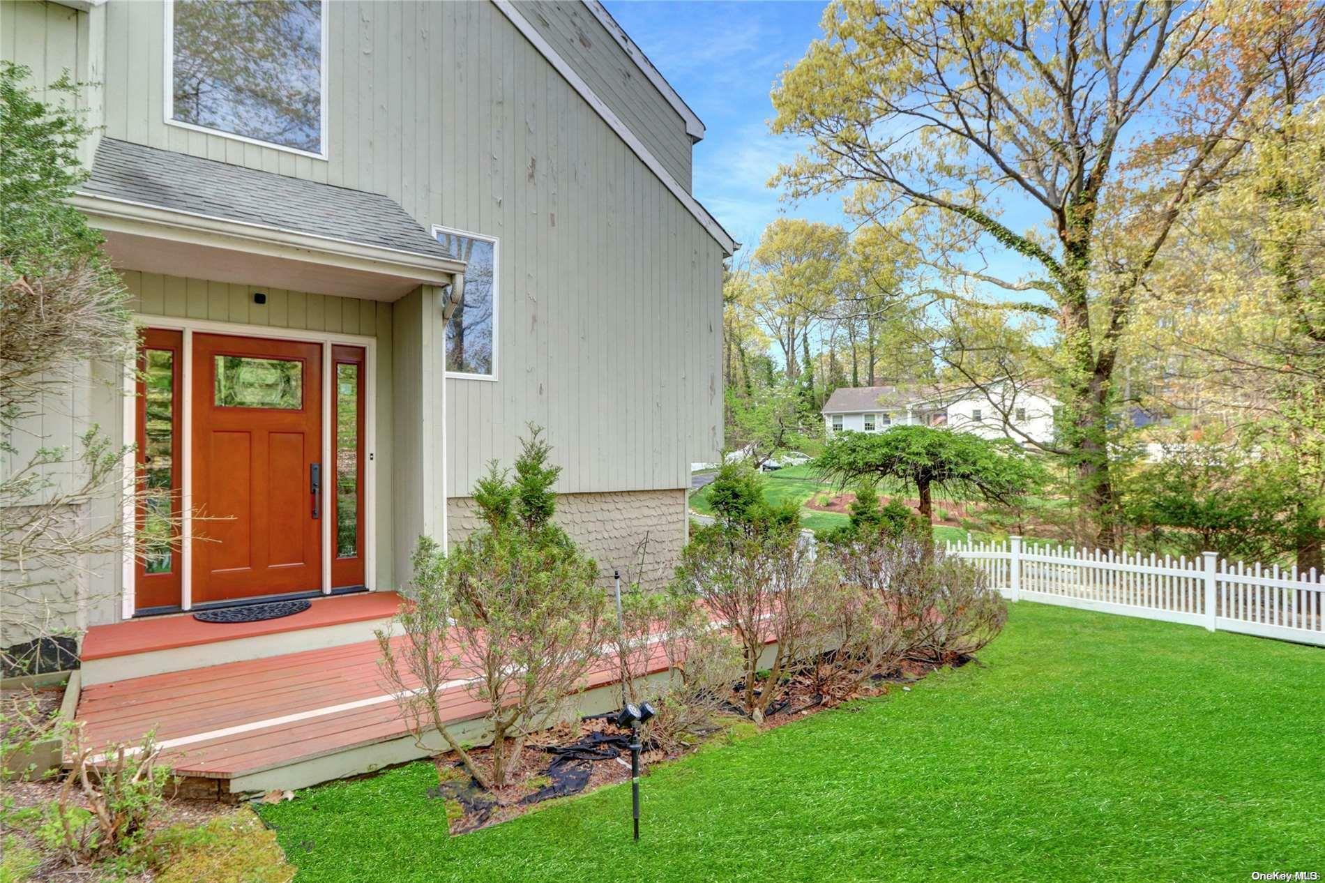 Property Photo:  104 E Gate Road  NY 11777 