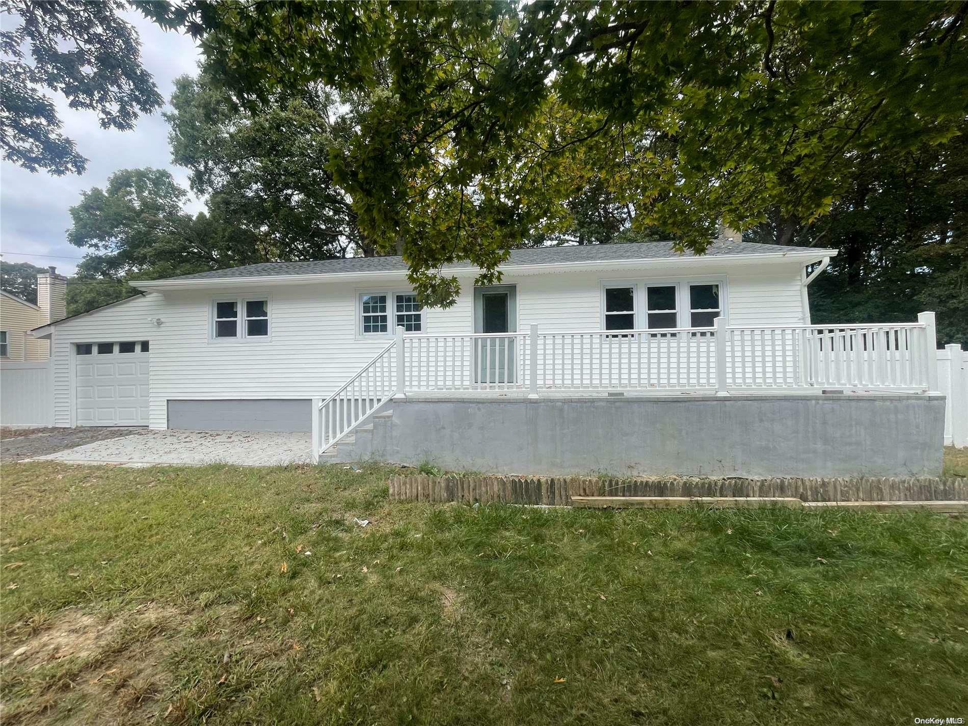 Property Photo:  15 Adams Lane  NY 11953 