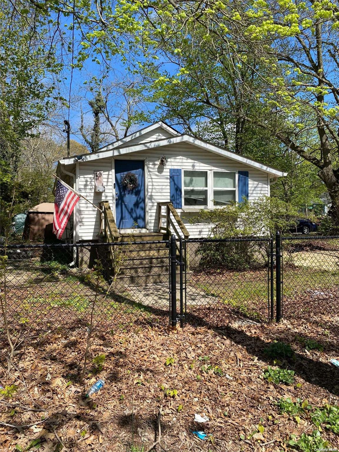 Property Photo:  19 Grove Road  NY 11951 