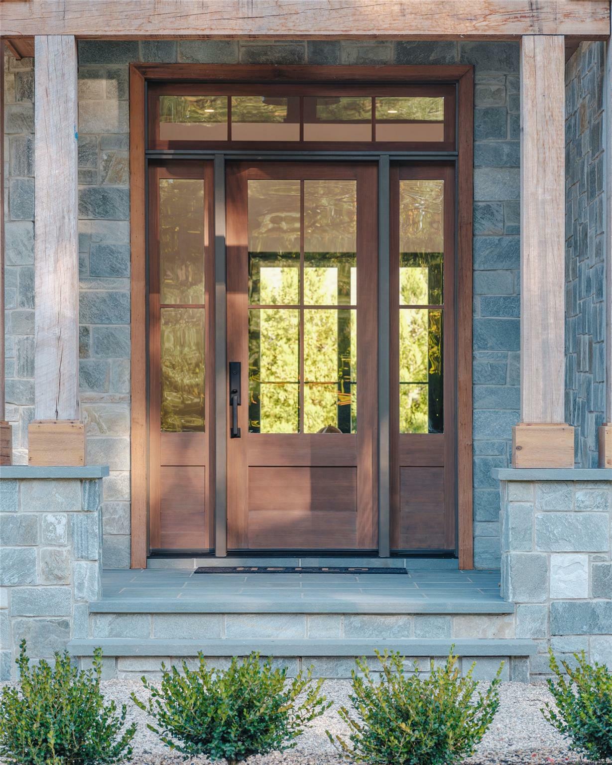 Property Photo:  250 Osprey Nest Road  NY 11944 