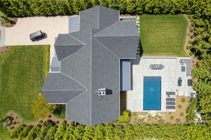 Property Photo:  250 Osprey Nest Road  NY 11944 