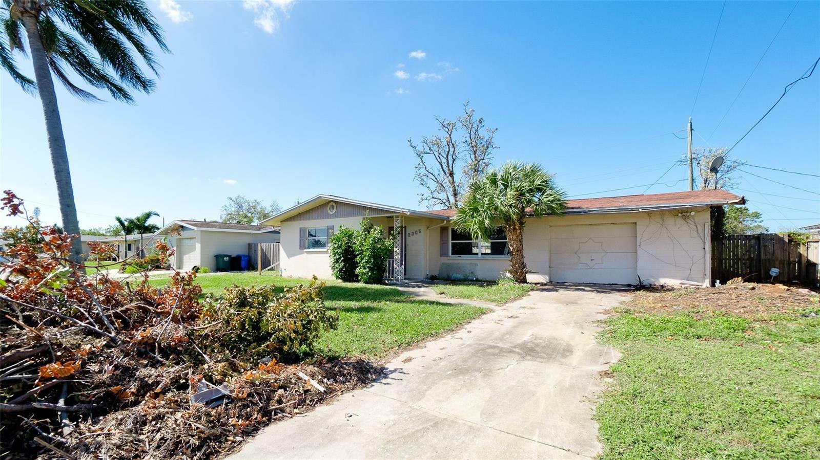 Property Photo:  2306 33rd Street W  FL 34205 