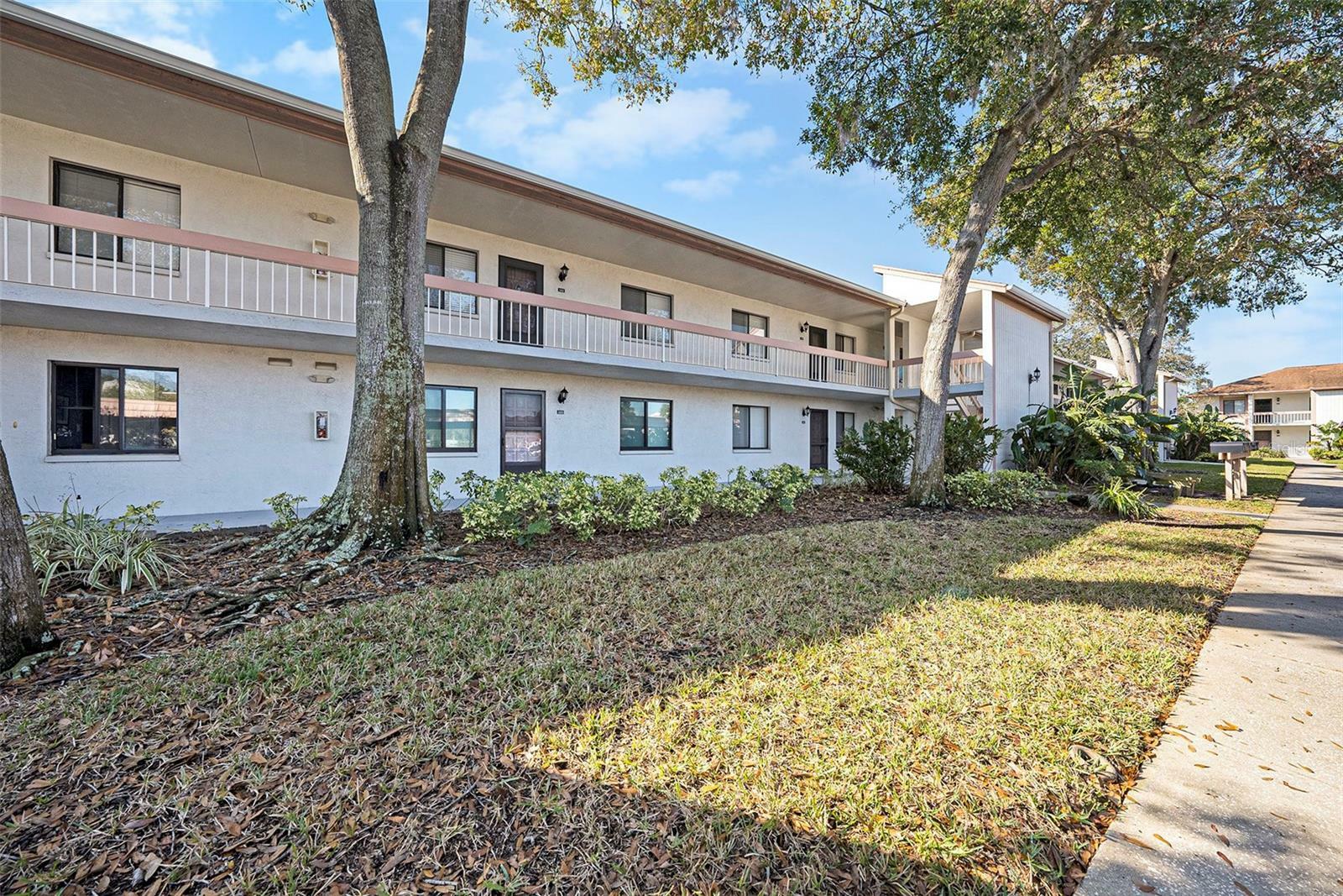 Property Photo: 141 Lakeview Way FL 34677