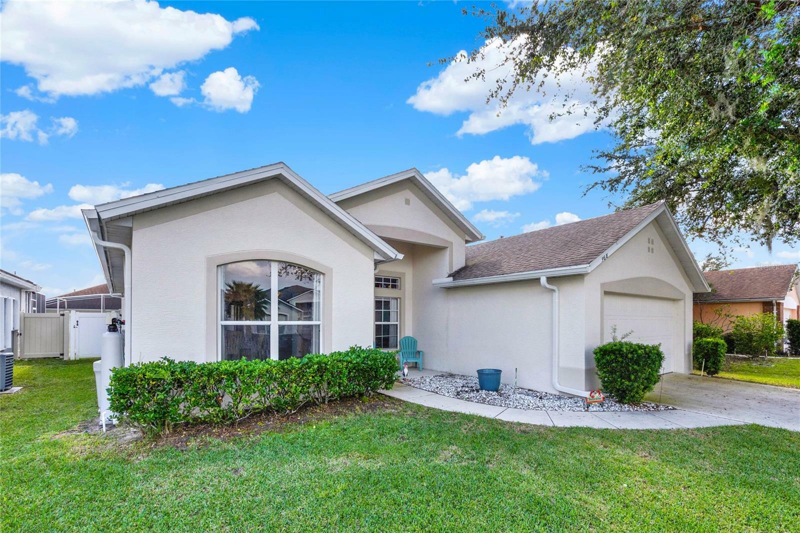 Property Photo:  968 Jaybee Avenue  FL 33897 