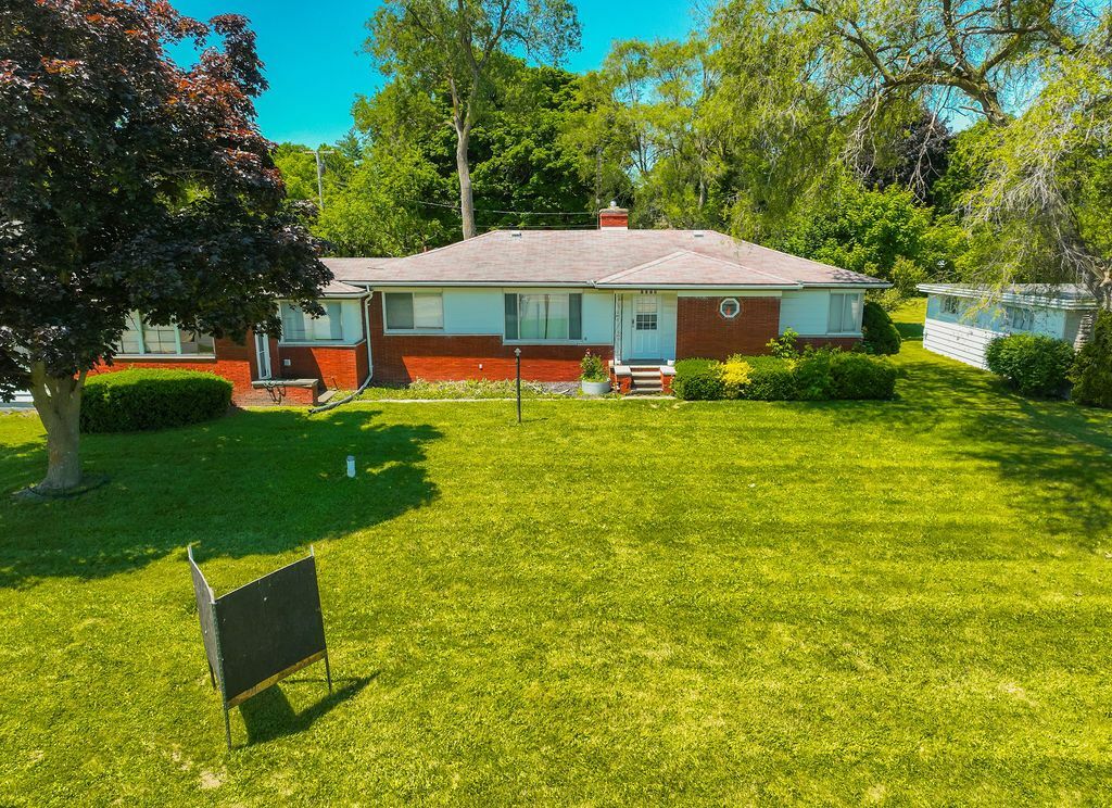 Property Photo:  1214 S Lapeer Road  MI 48446 3704 