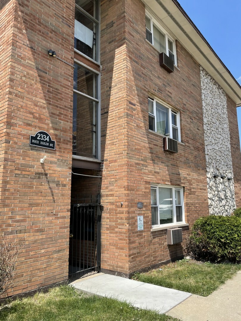 Property Photo:  2334 N Harlem Avenue 2B  IL 60707 