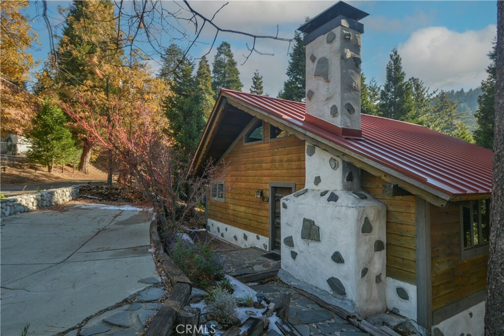 Property Photo: 739 Bergschrund Drive CA 92325