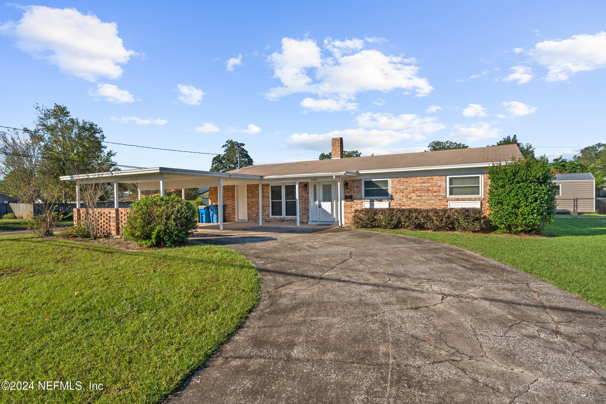 Property Photo: 11406 Americana Lane FL 32218