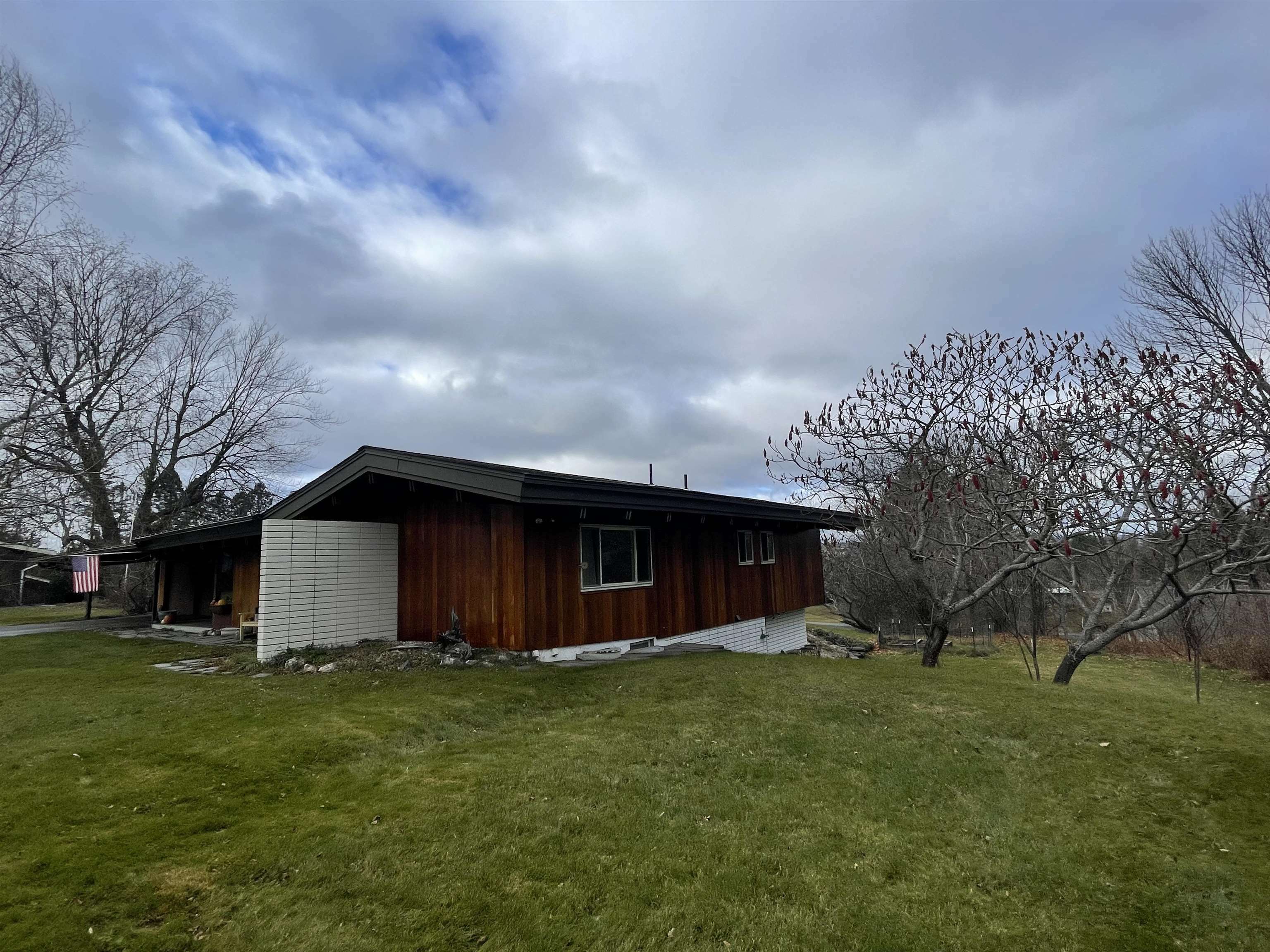 Property Photo: 32 Windy Wood Road VT 05641