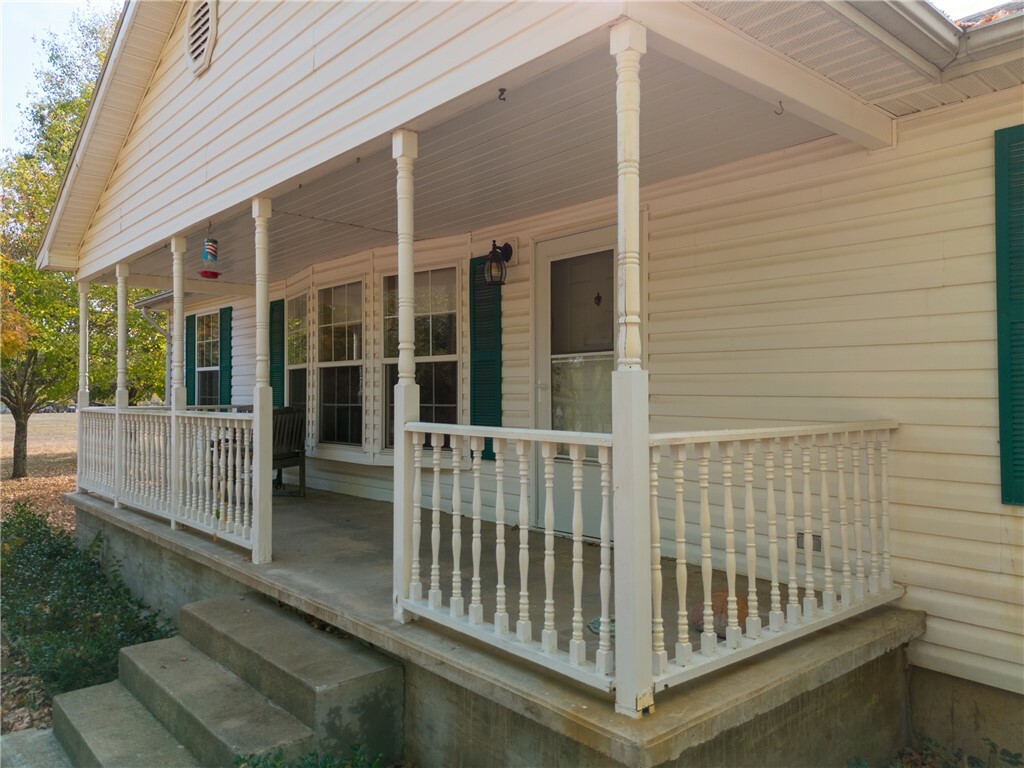 Property Photo:  389 County Road 214  AR 72631 