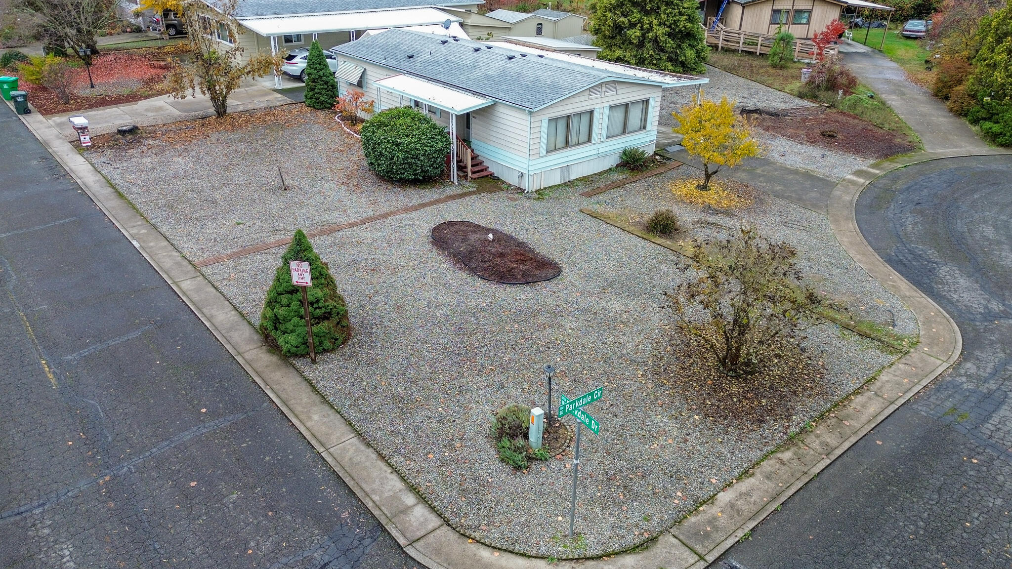 Property Photo: 1868 Parkdale Drive OR 97526