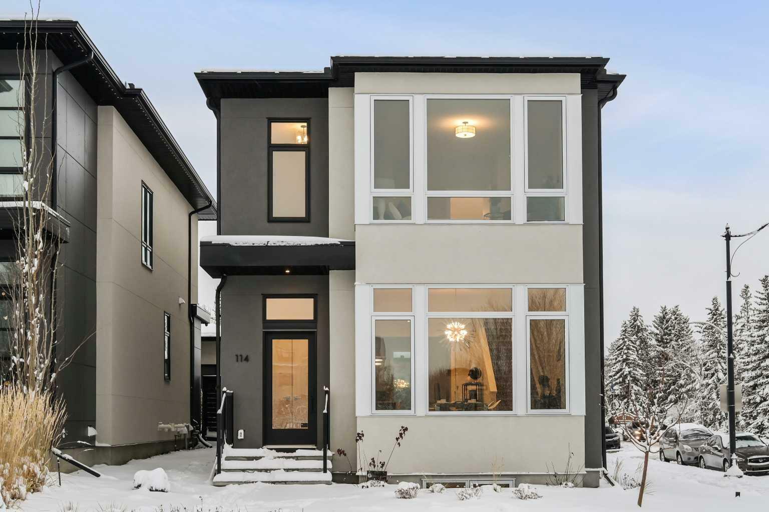 114 Valour Circle SW  Calgary AB T3E 7B6 photo