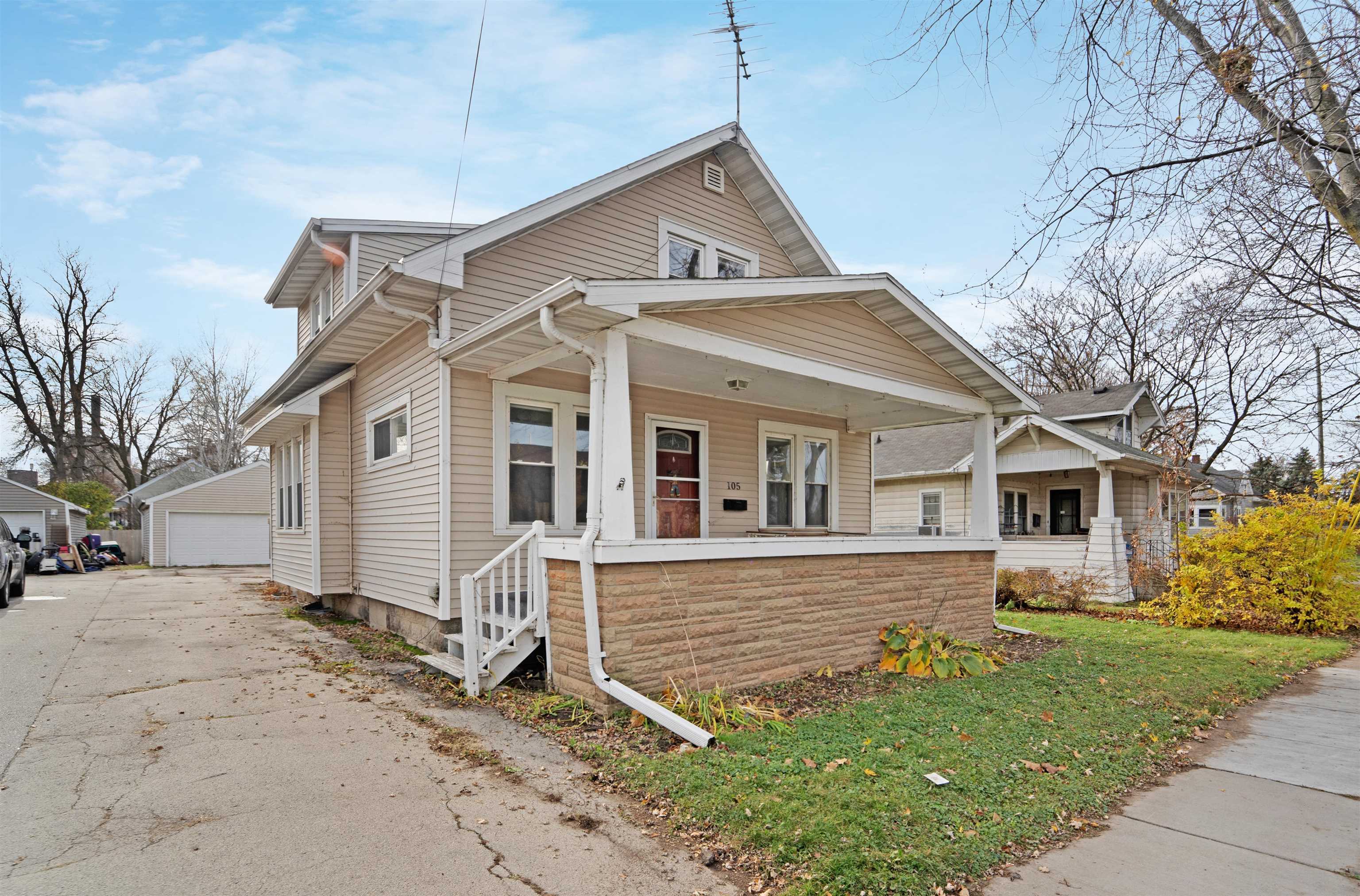 Property Photo:  105 1st Street  WI 54952 