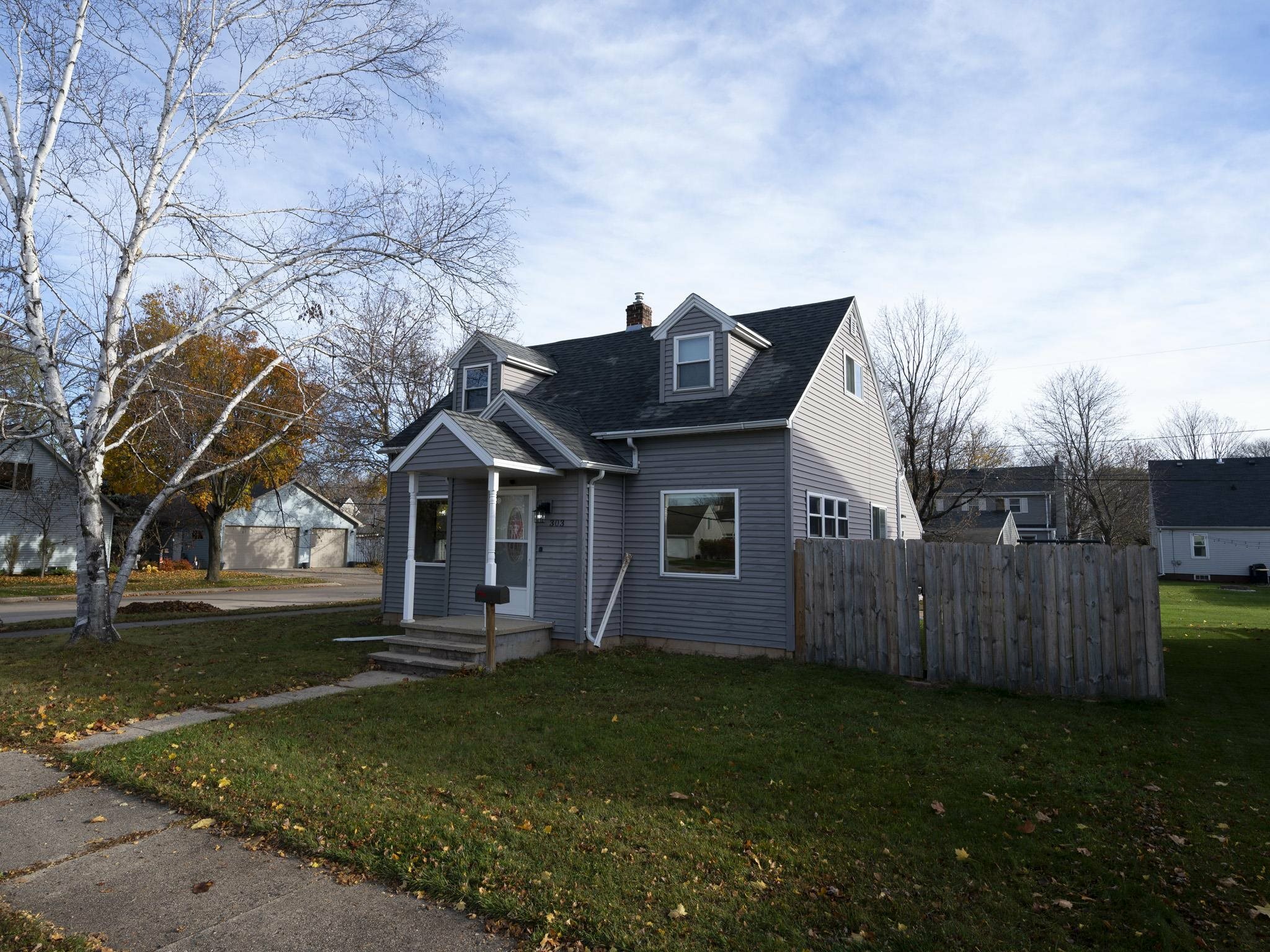 Property Photo:  303 S Pine Street  WI 54136 