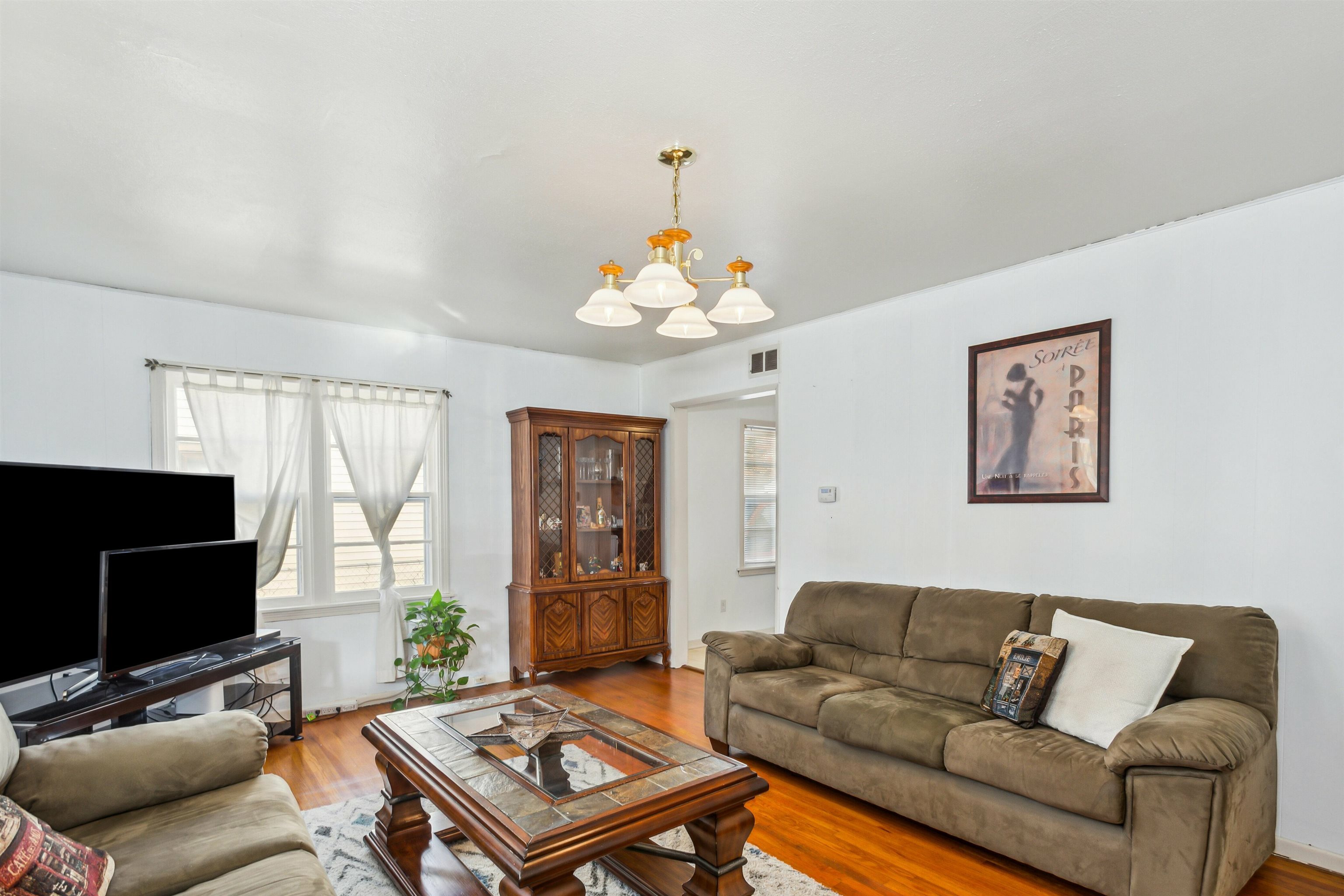 Property Photo:  3332 S Gold St  KS 67217 