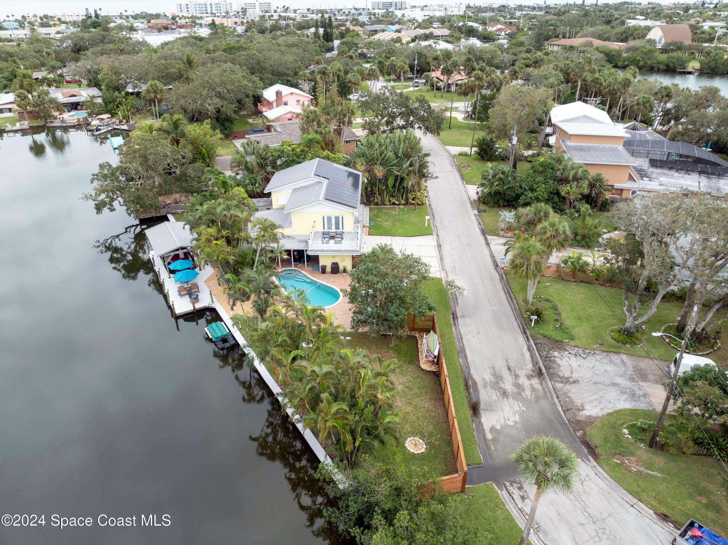 Property Photo:  491 Indian Creek Drive  FL 32931 