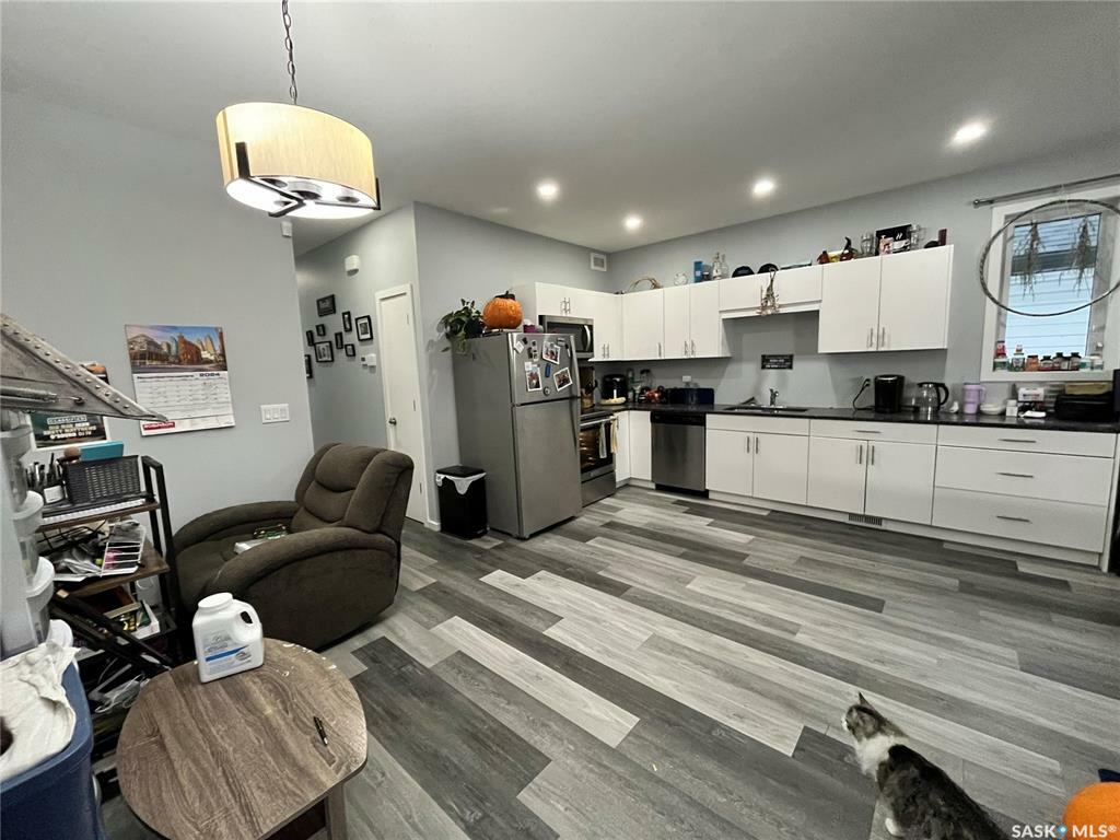 Property Photo:  333 S Avenue S  SK S7M 3A1 