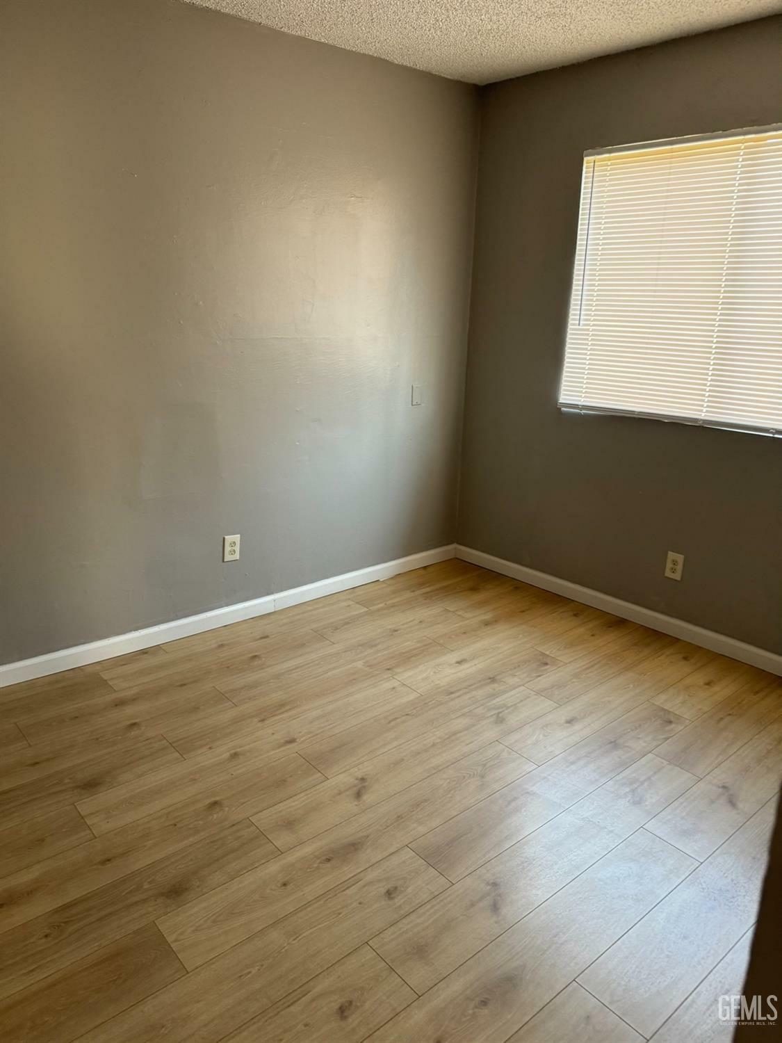 Property Photo:  1428 Jefferson Street  CA 93305 