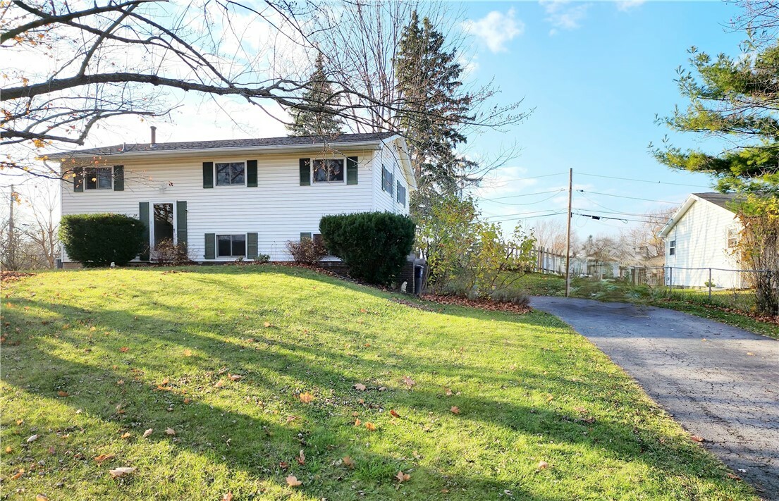 Property Photo:  29 Ravens Road  NY 14467 