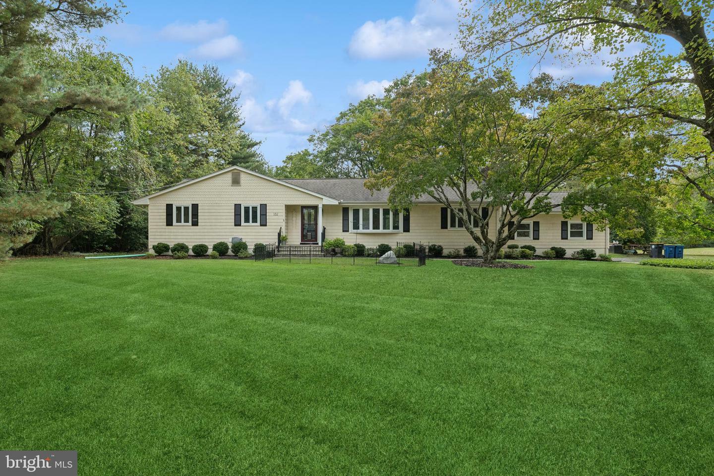 Property Photo:  102 Jamestown Road  NJ 08502 