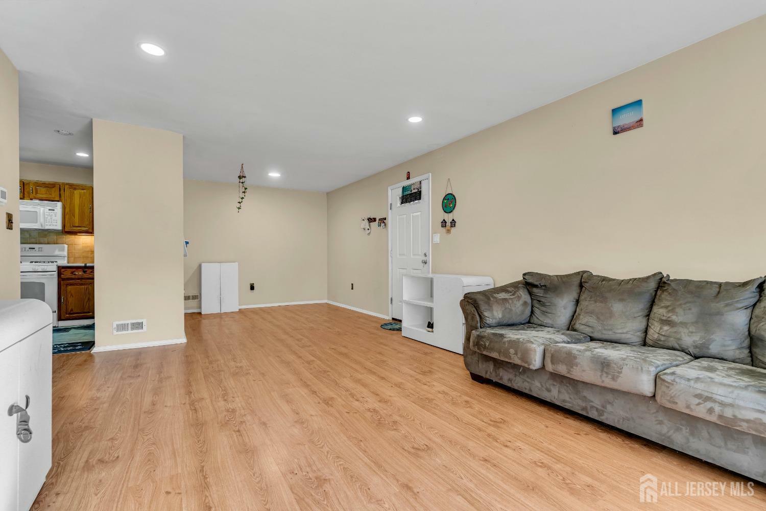 Property Photo:  140 Applegate Lane  NJ 08816 