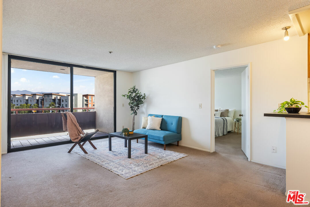 Property Photo:  222  S Central Ave 311  CA 90012 