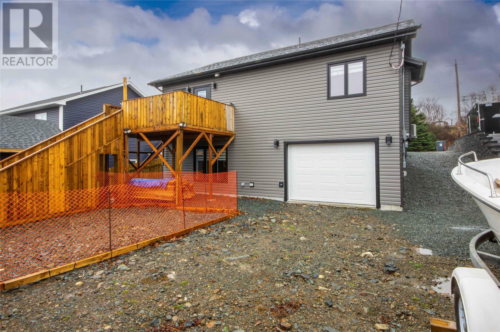 Property Photo:  84 Sweetenwater Avenue  NL A1W 5J2 