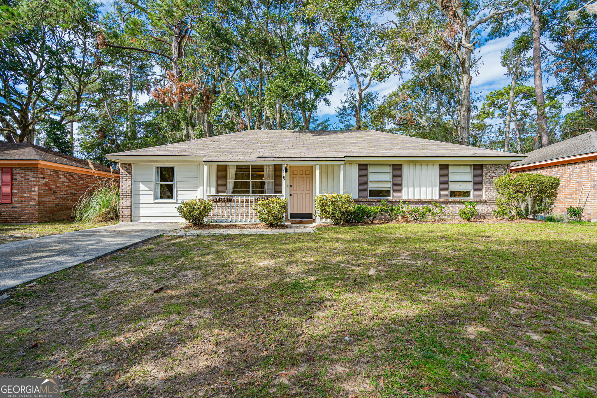 Property Photo: 115 Lucian Circle GA 31406