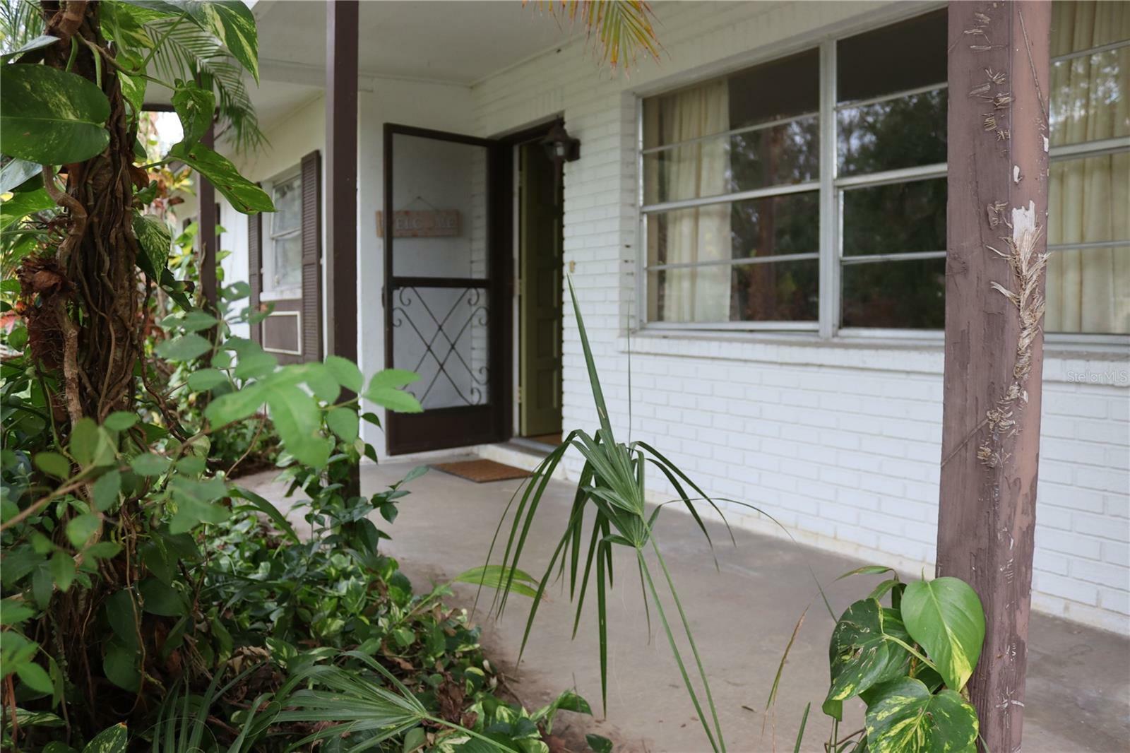 Property Photo:  2568 Arapaho Street  FL 34231 